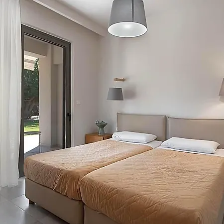 Hotel Lemonia 3*